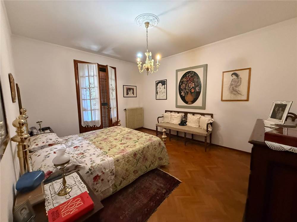 CAMERA DOPPIA CON BALCONE